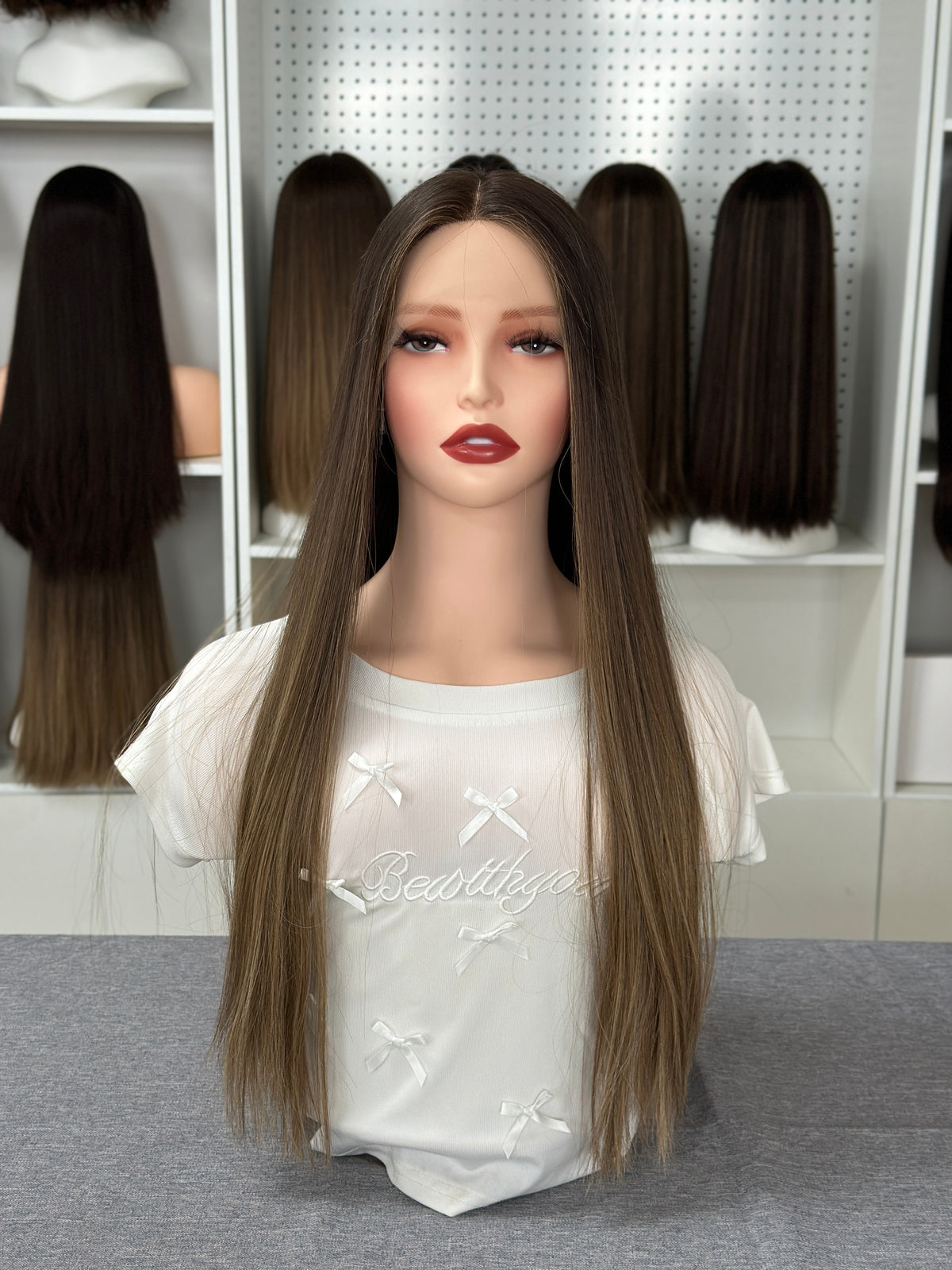 Perruque Sheitel en dentelle de couleur 24 pouces #B01, cheveux brésiliens, légèrement dégradée, raide