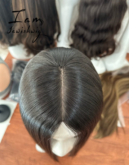 Natural Color 20inch Slight Layer Silk Top Wig
