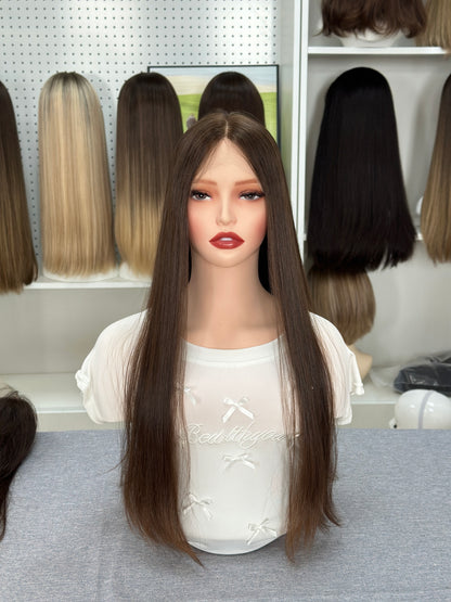 Perruque en cheveux russes de 23 pouces – Couleur naturelle n° 8 | Lisse et sans dégradé | AERIA HAIR